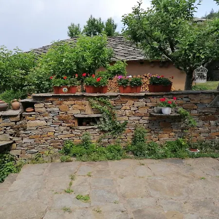Guest house Dimmi House Leshten