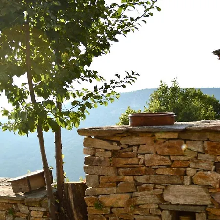 Guest house Dimmi House Leshten