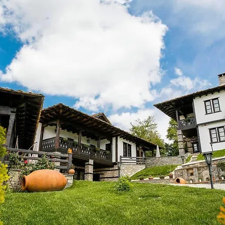 Dimmi House Guest house Leshten